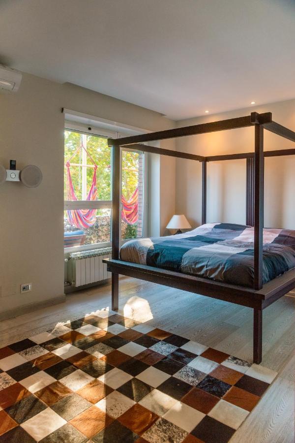 Luxury In Front Of Ponte Milvio * Rom