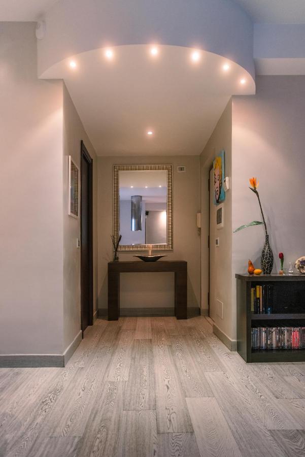 Luxury In Front Of Ponte Milvio Apartment Rom